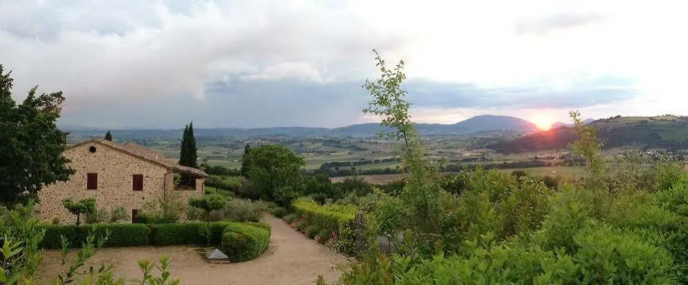 Agriturismo Le Colombe 아시시 팜스테이