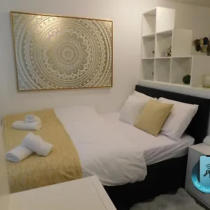 https://modern-center-studio-under-the-castle-v.hotels-in-ljubljana.com